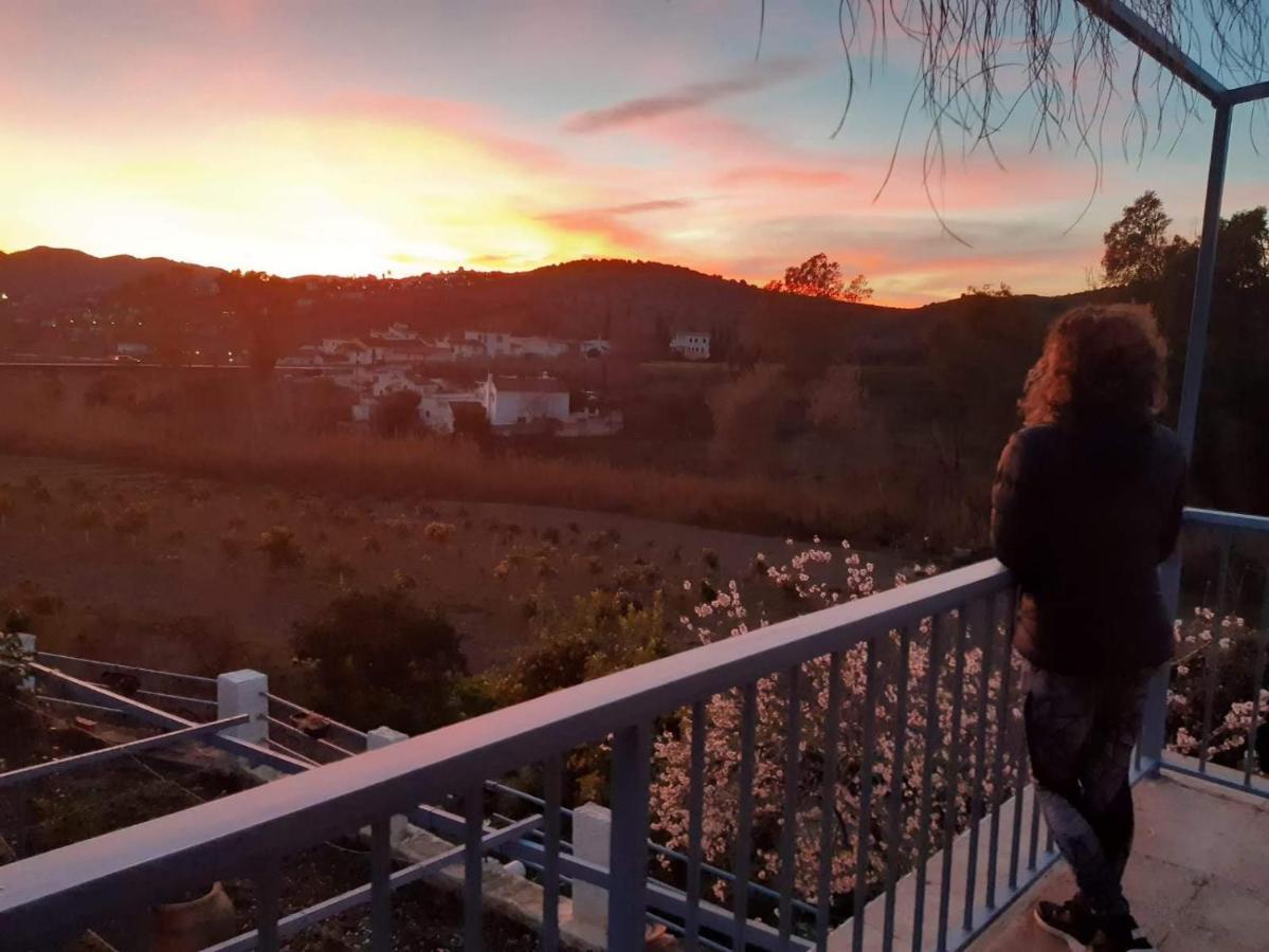 Cortijo El Puente Guest House Vinuela Exterior photo